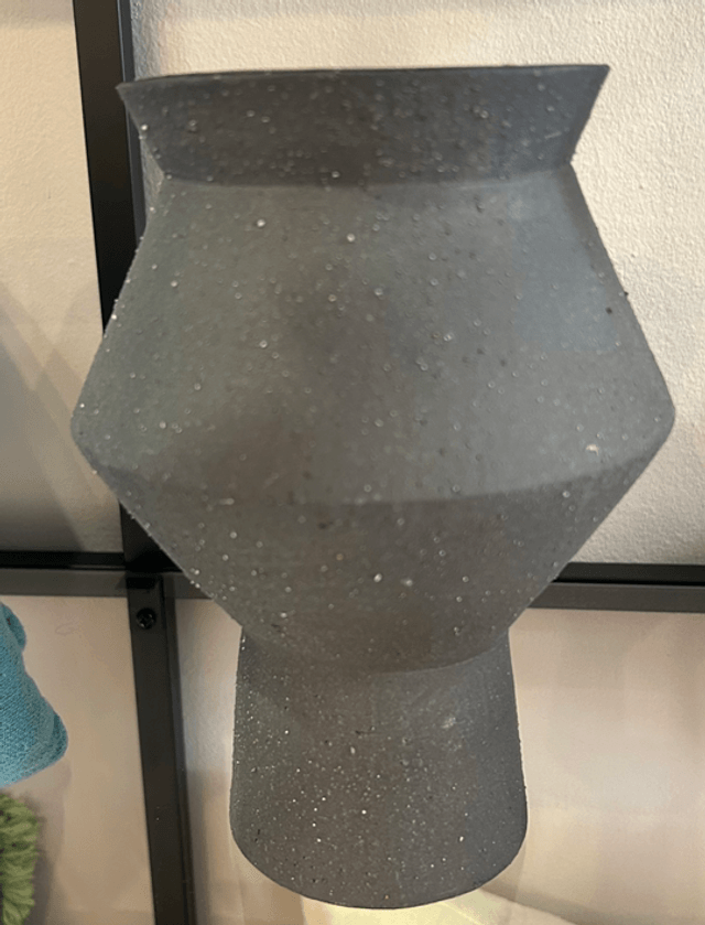 Vase en céramique gris 