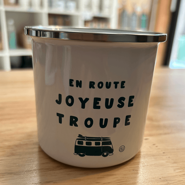 Mug en émail 